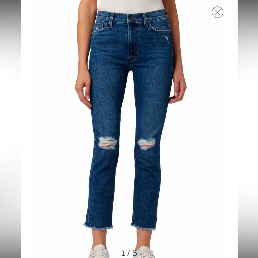 Blue wide leg crop jeans with slight rip